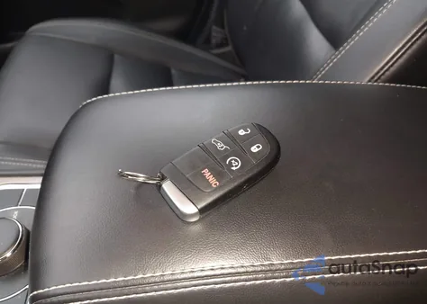 2017 Jeep Grand Cherokee Limited 4X4 z USA, uszkodzony, nr VIN 1C4RJFBG1HC831700